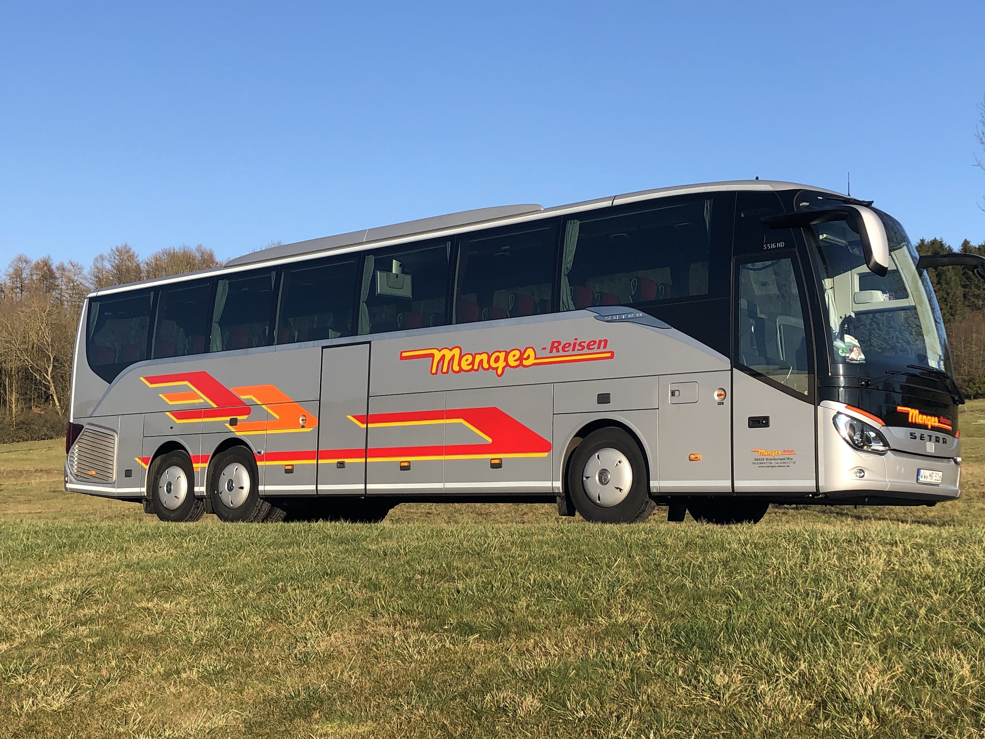 Reisebus von Menges Reisen Aktueller Reisebus von Menges Reisen aus dem Westerwald